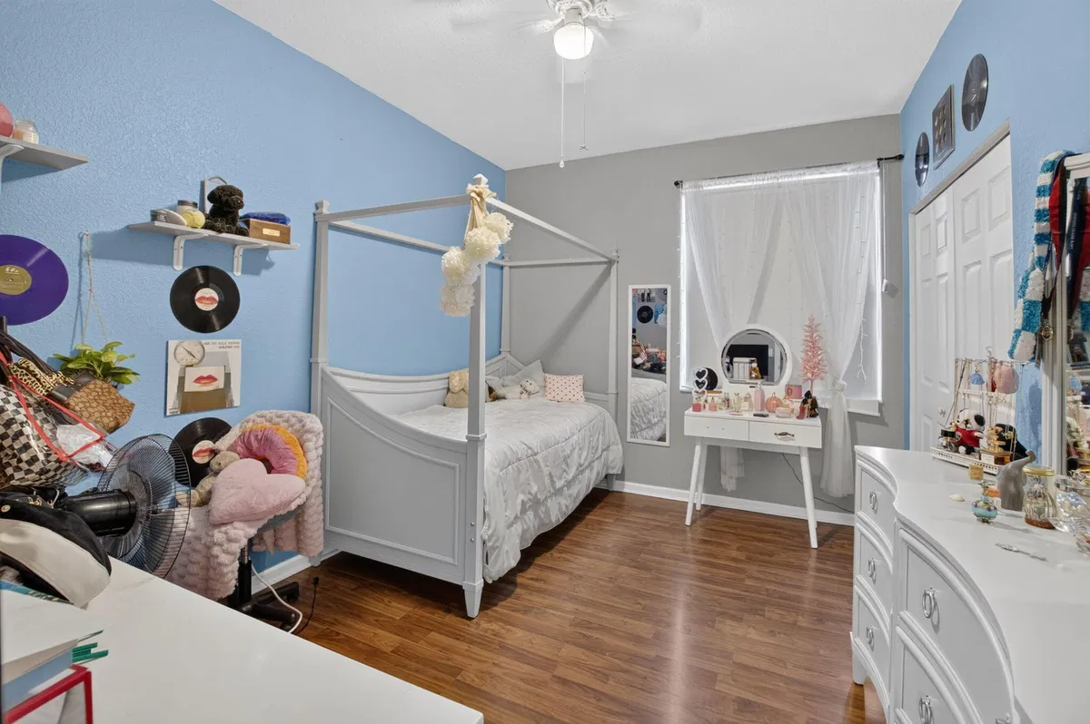 Residence photo 16