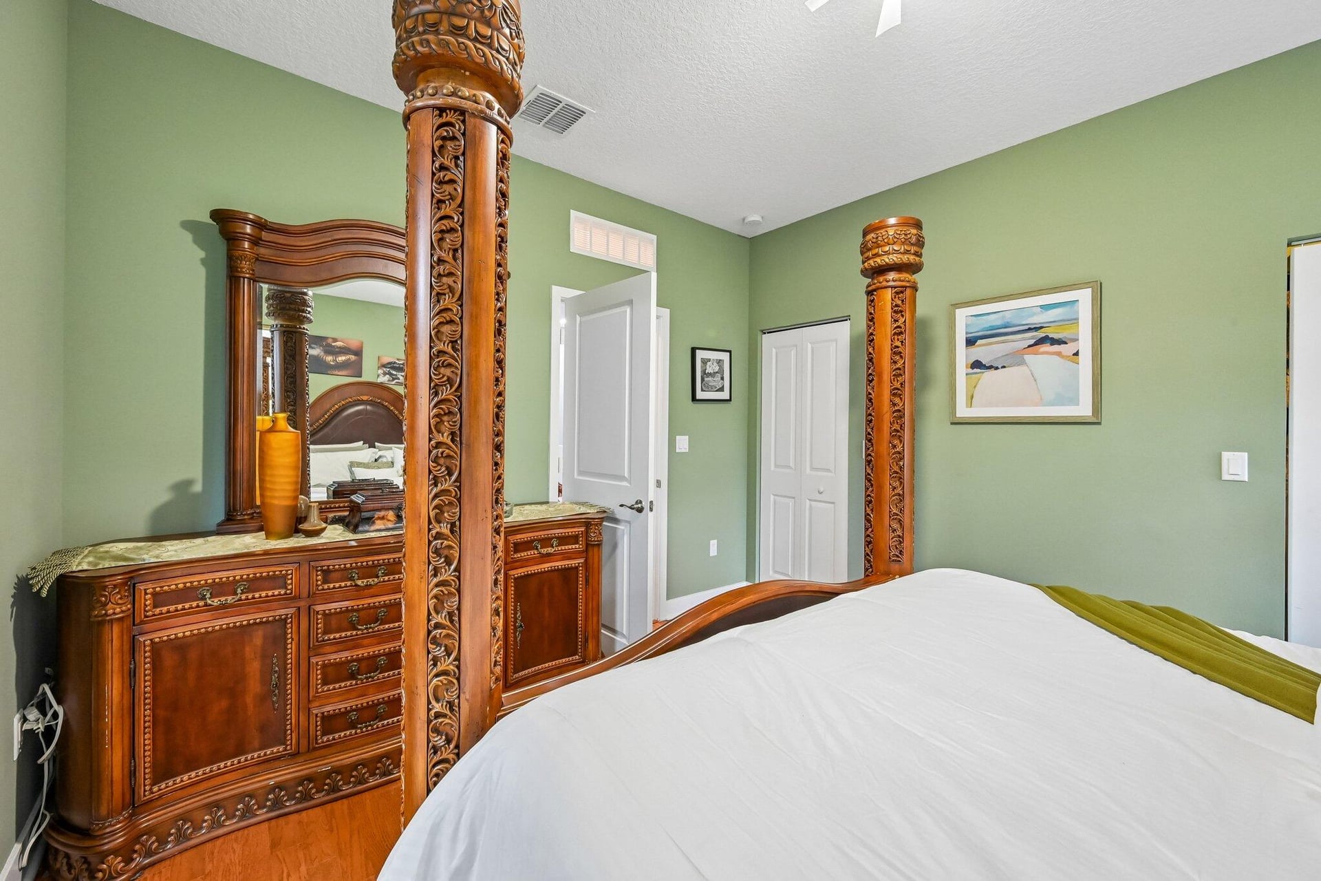 Residence photo 16
