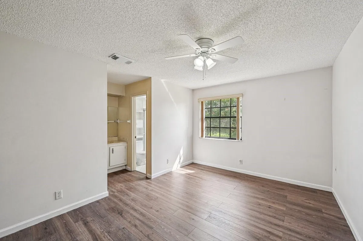 Unit 4682 photo 19
