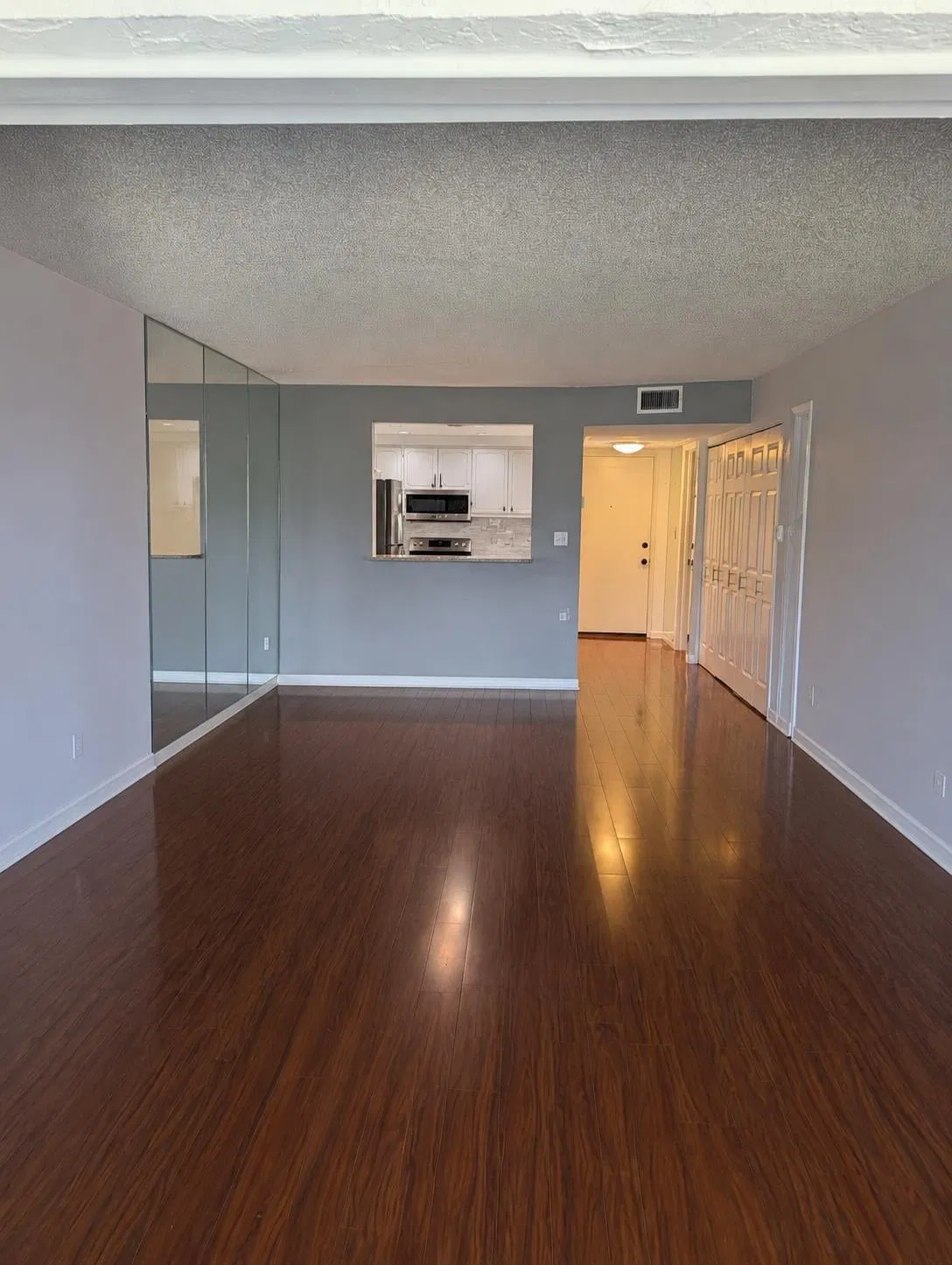 Unit 218 photo 4