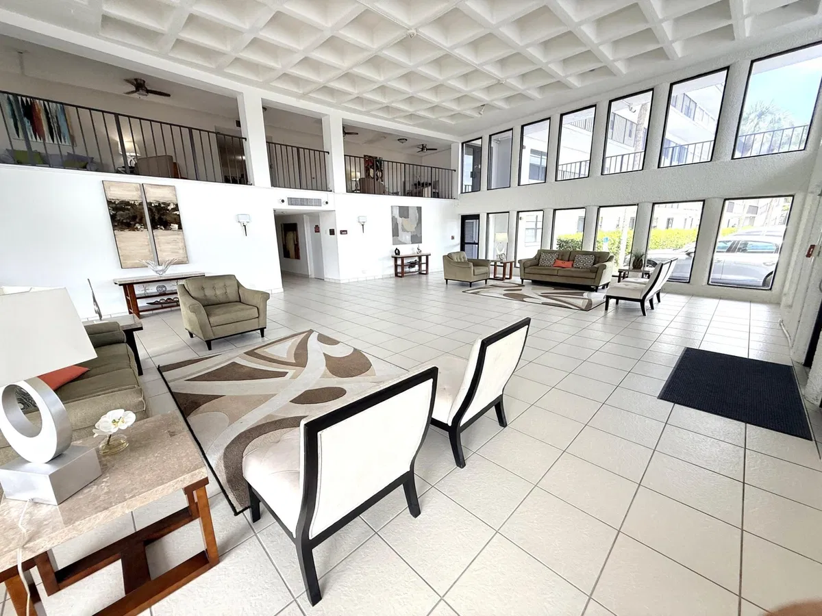 Unit 218 photo 16