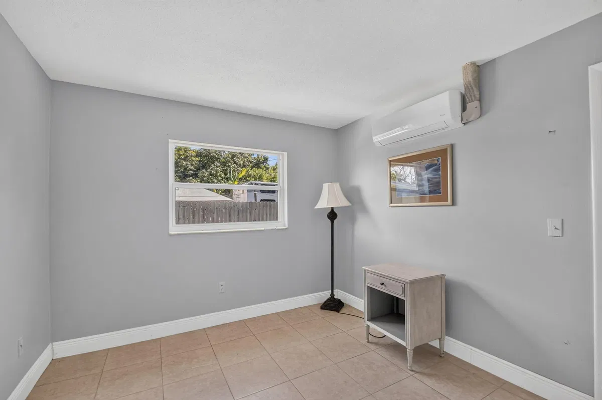 Residence photo 19