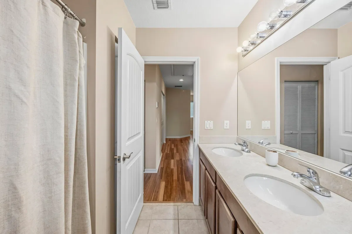 Residence photo 25