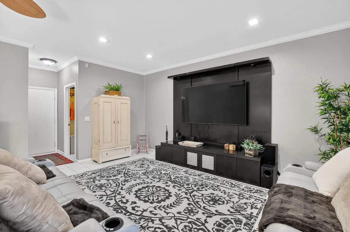  Residence photo 19