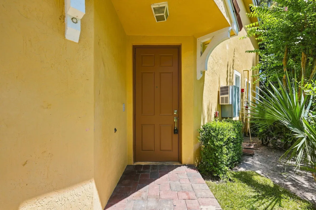 Residence photo 4