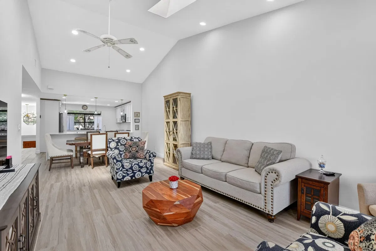  Residence photo 19