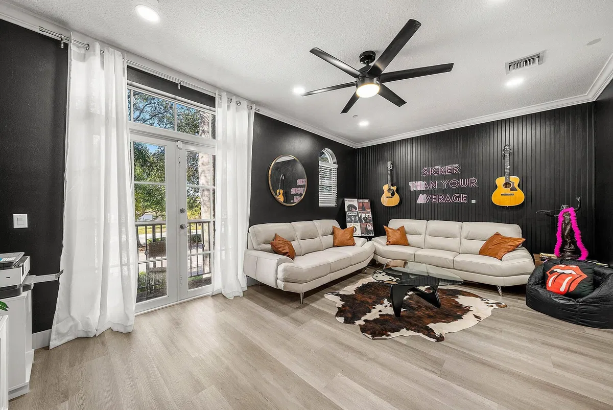 Residence photo 19
