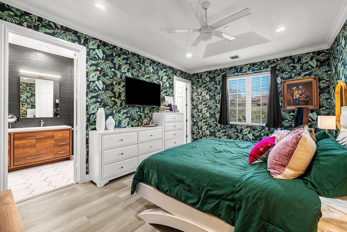 Residence photo 25