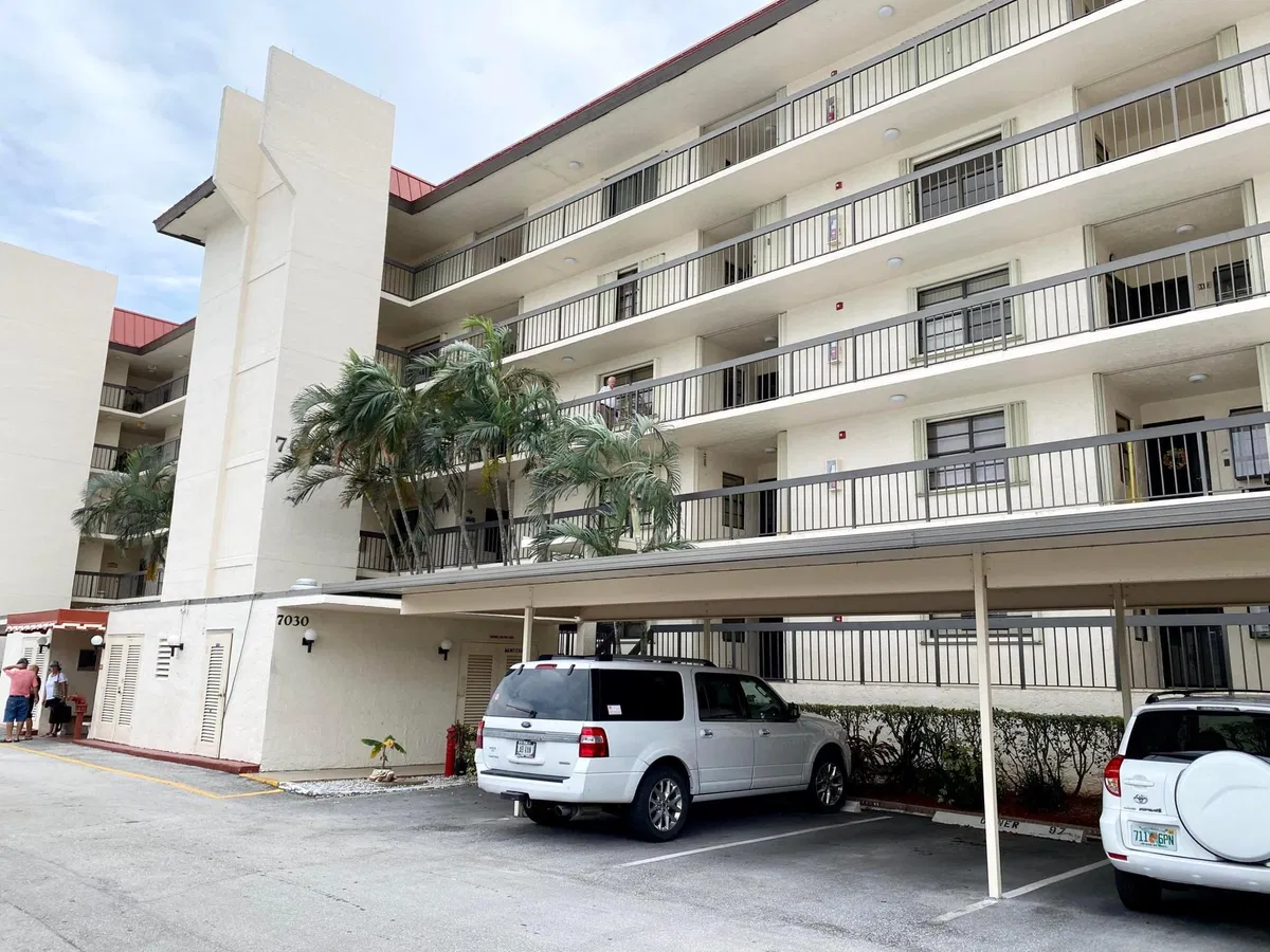 Unit 216 photo 25