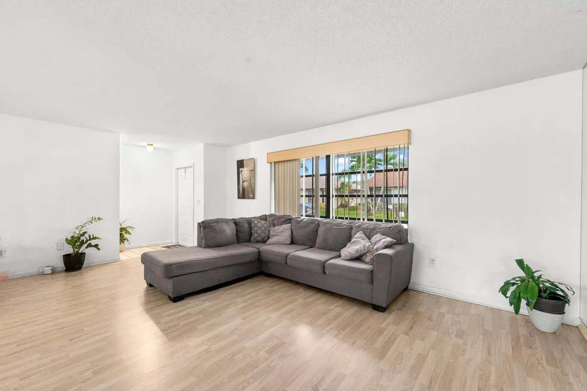 Residence photo 4