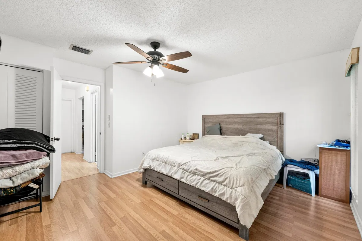 Residence photo 16