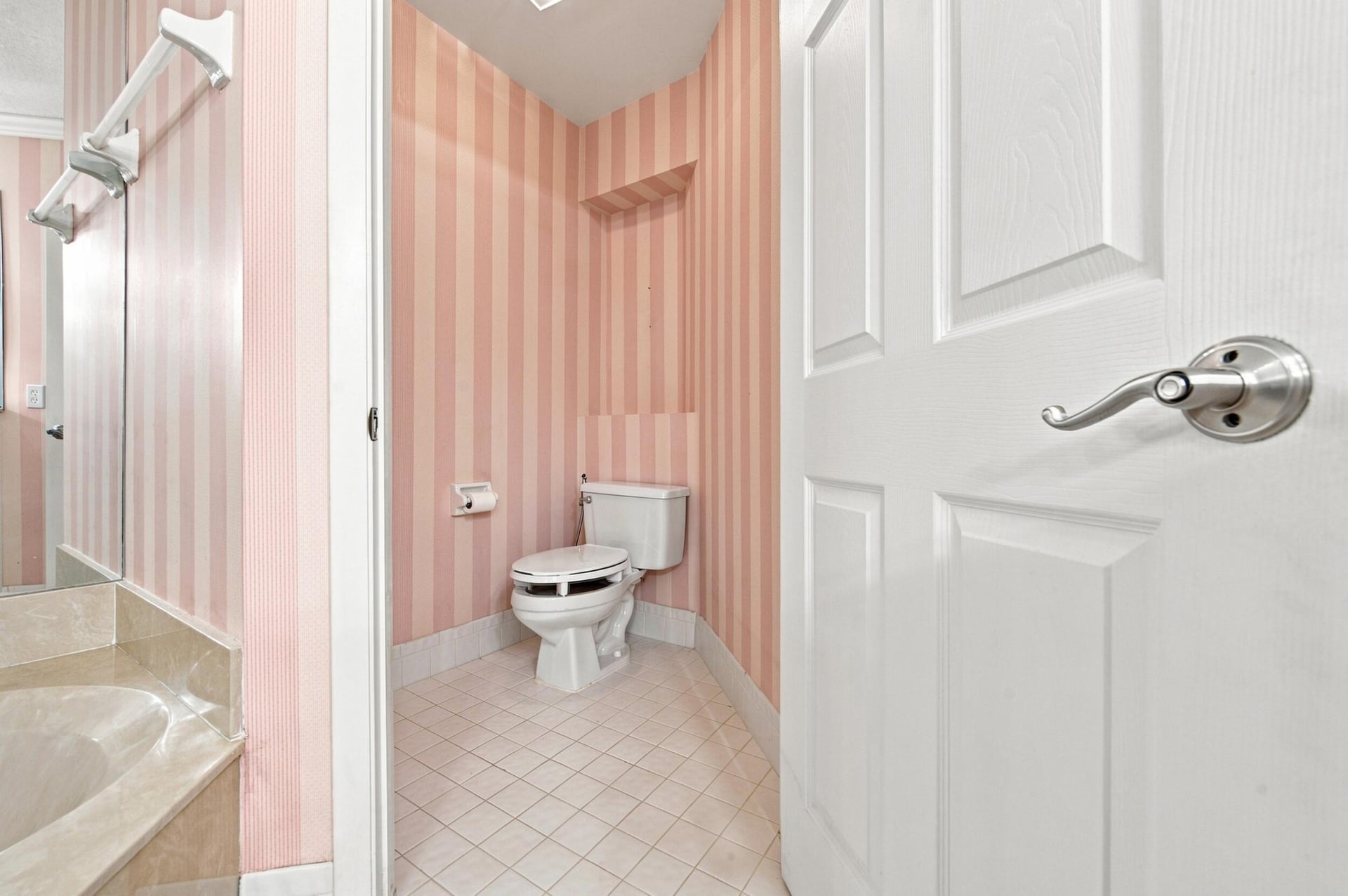 Unit E photo 19