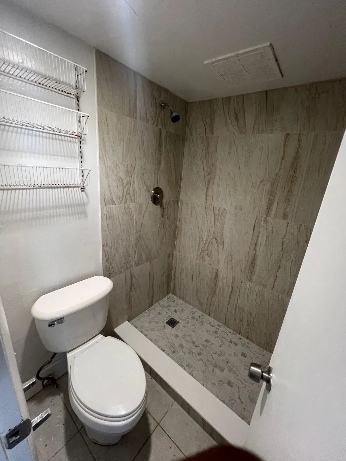 Unit 0110 photo 4