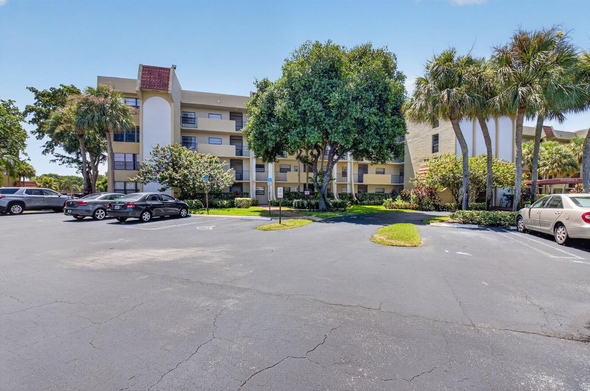 Unit Apt 5101 photo 22