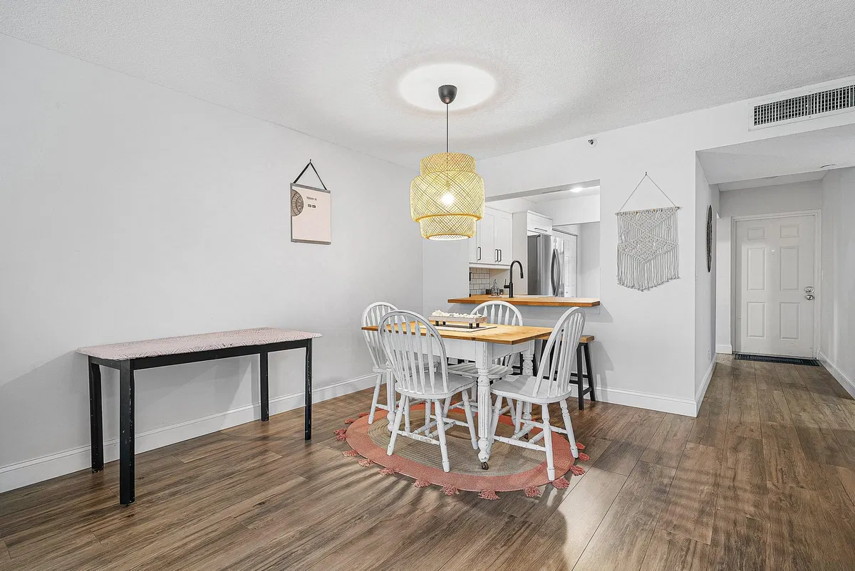  Unit 1030 photo 10