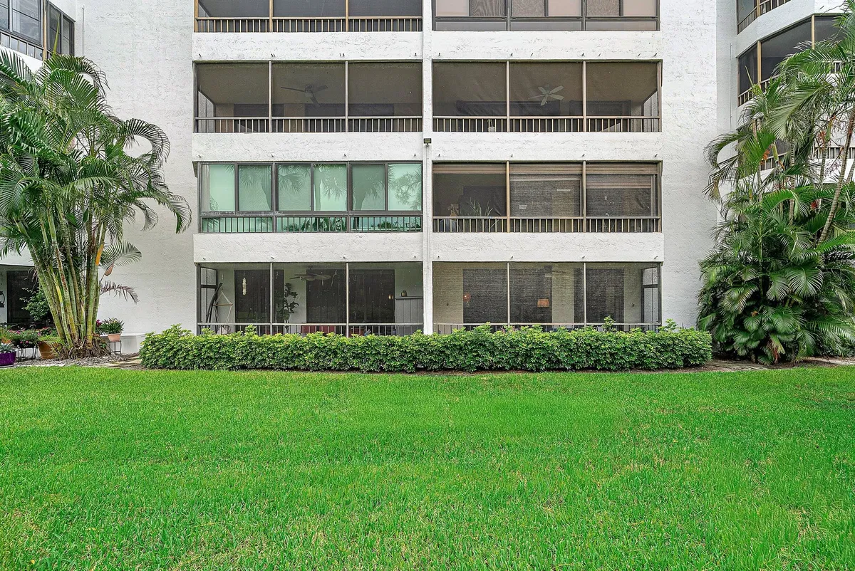  Unit 1030 photo 25