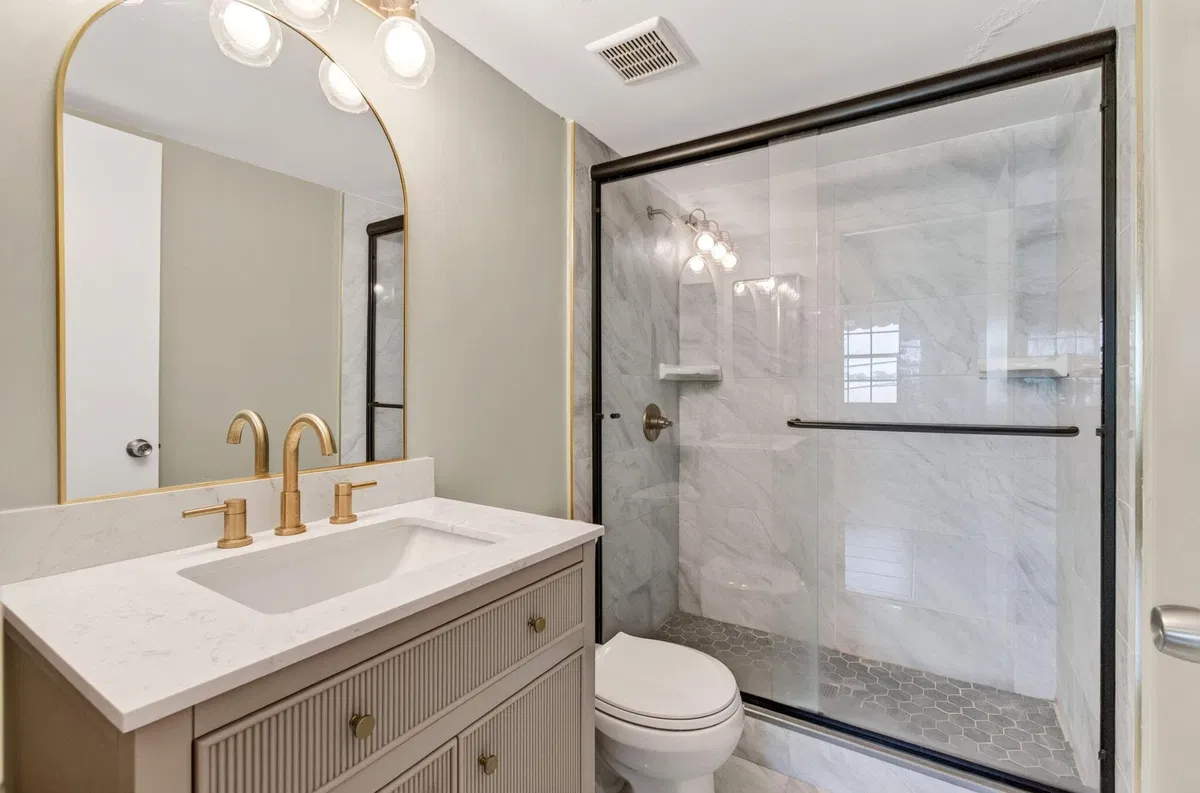 Unit 179 photo 25