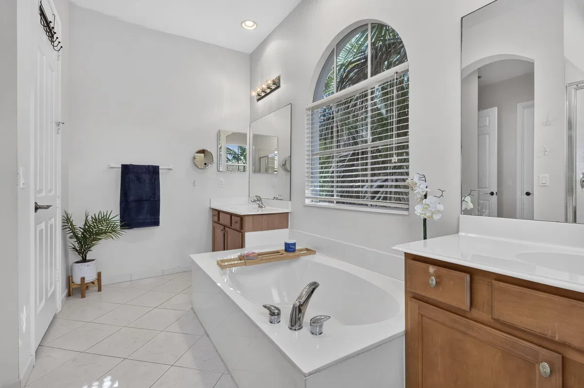 Evergrene Palm Beach Gardens Residence photo 34
