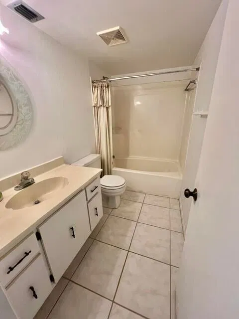  Unit 220 photo 7