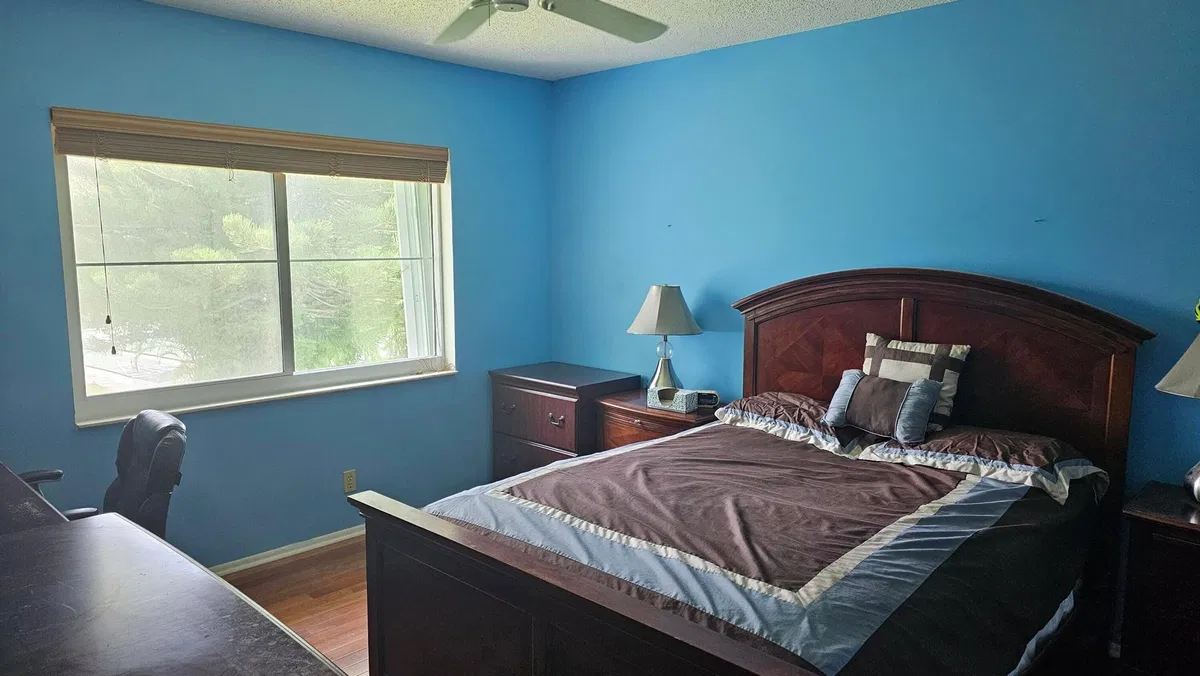 Unit 1004 photo 7