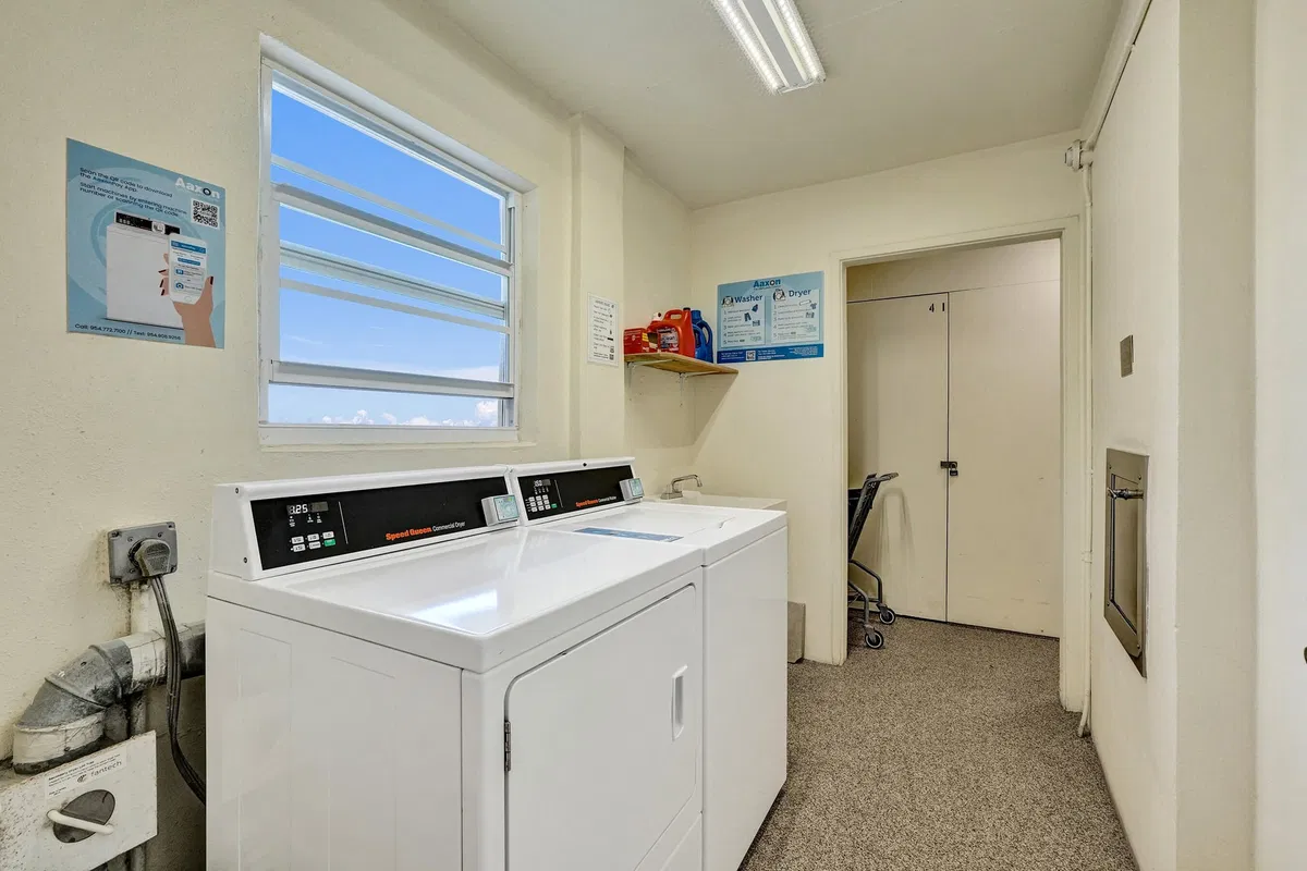 Unit 406 photo 25