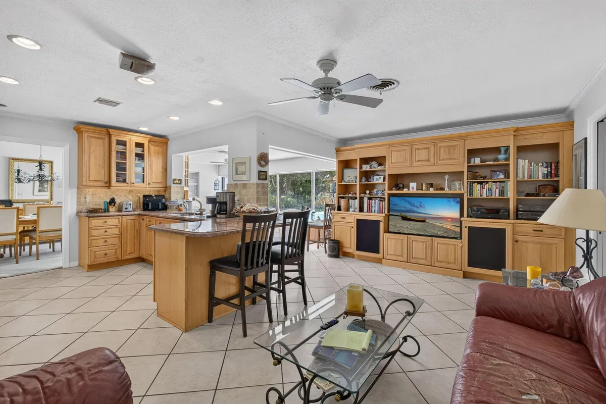 Residence photo 31