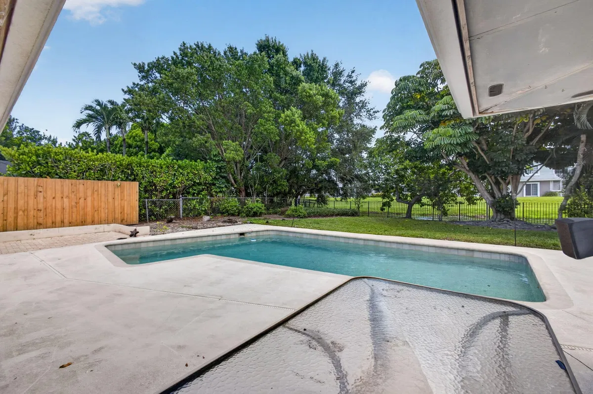Residence photo 52