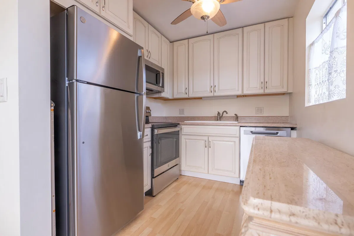 Unit 111 photo 7