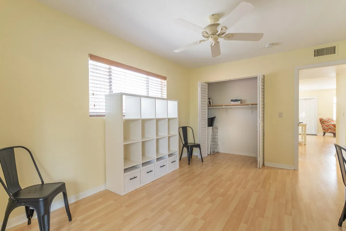 Unit 111 photo 16