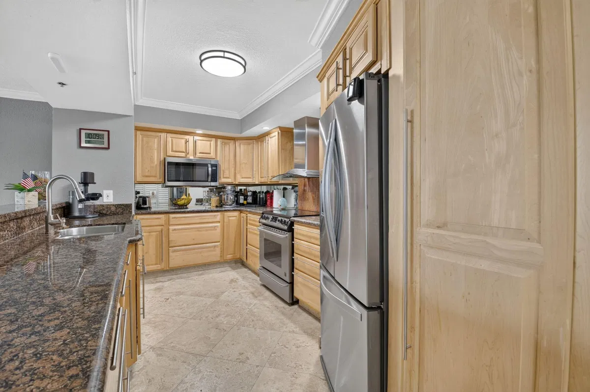 Unit 108 photo 13