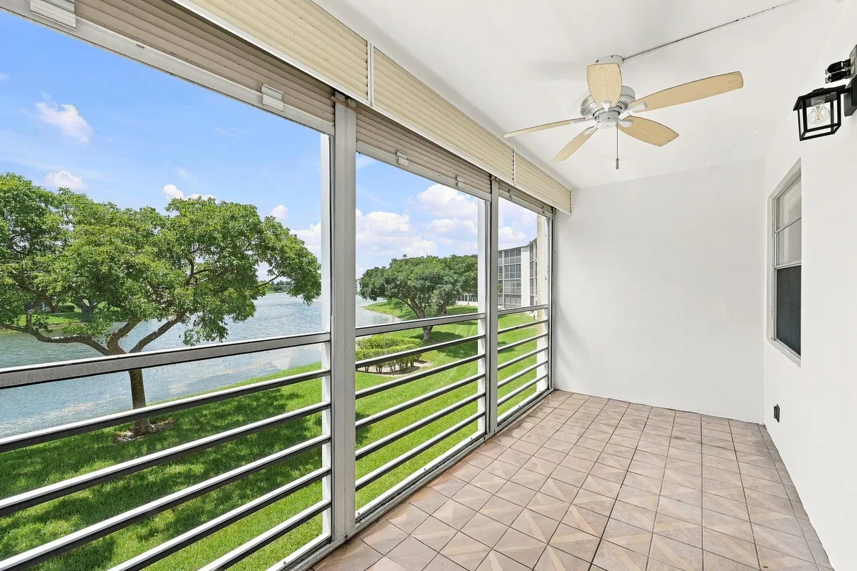 Residence photo 4