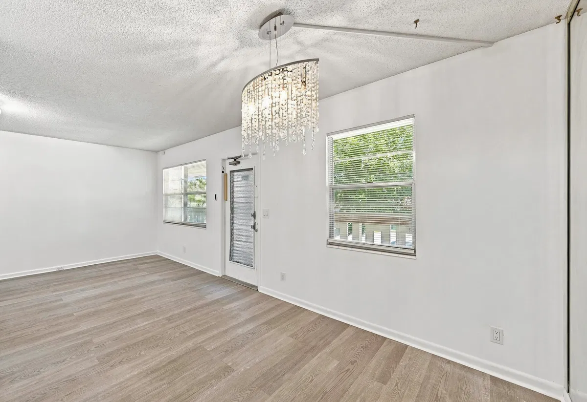 Residence photo 10