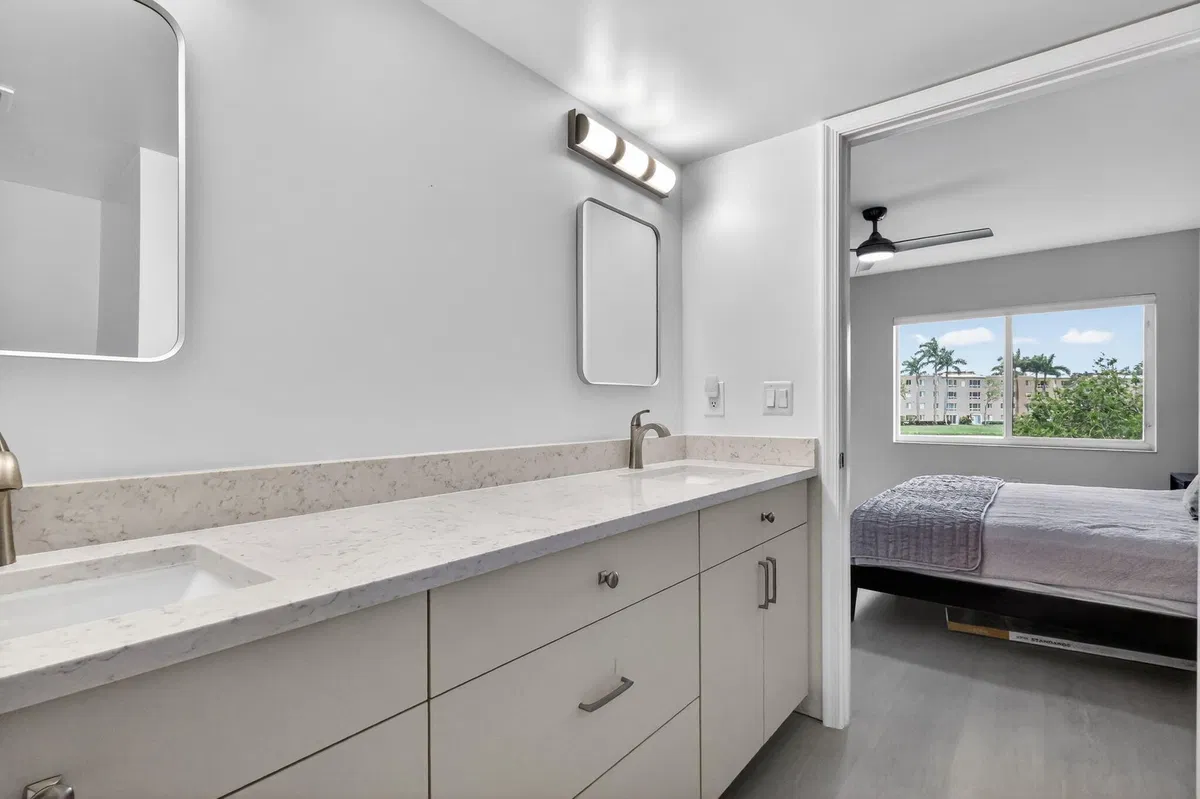 Unit 204 photo 19