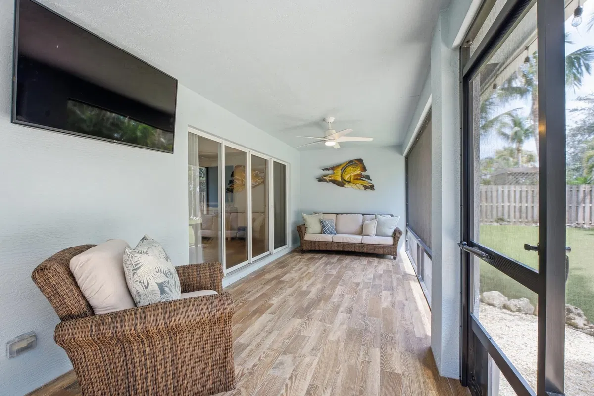  Residence photo 34
