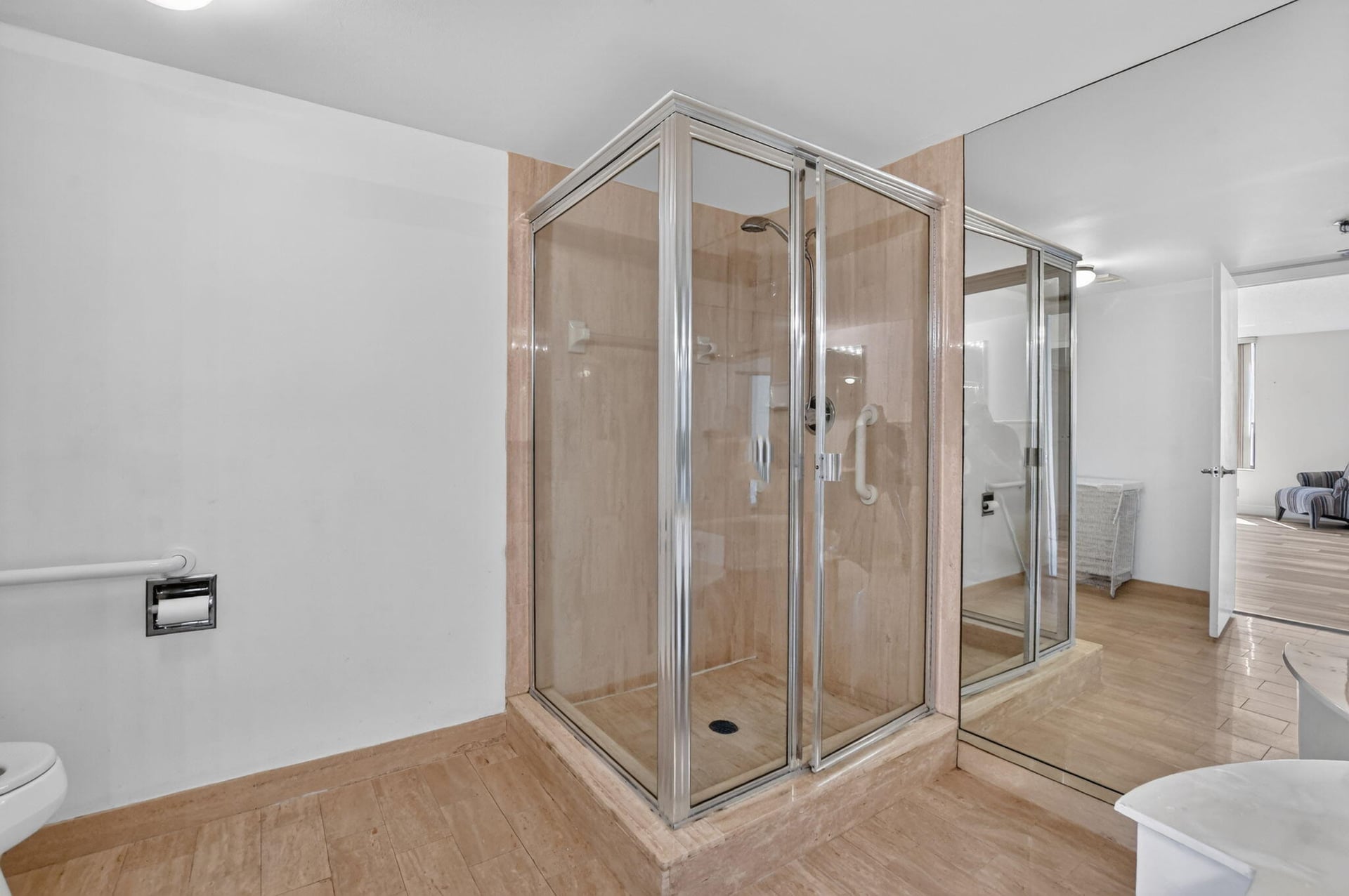 Unit 101 photo 25