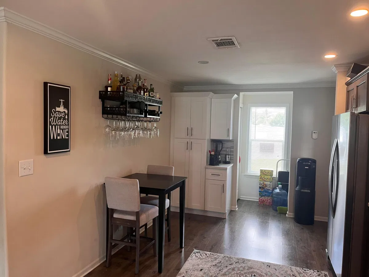 Unit 180 photo 4