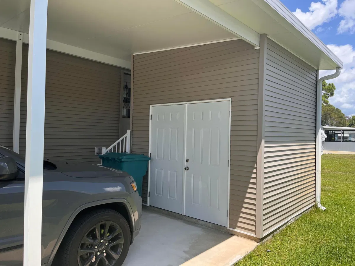 Unit 180 photo 16