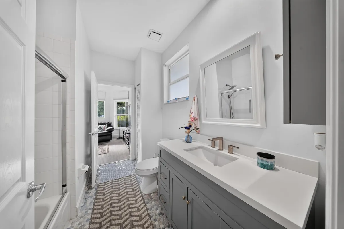 Residence photo 22
