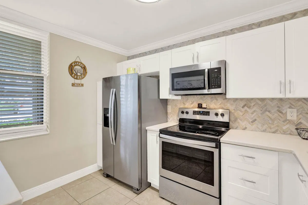 Unit 9-107 photo 10