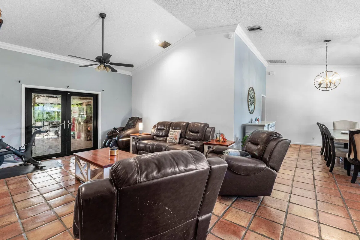 Residence photo 10