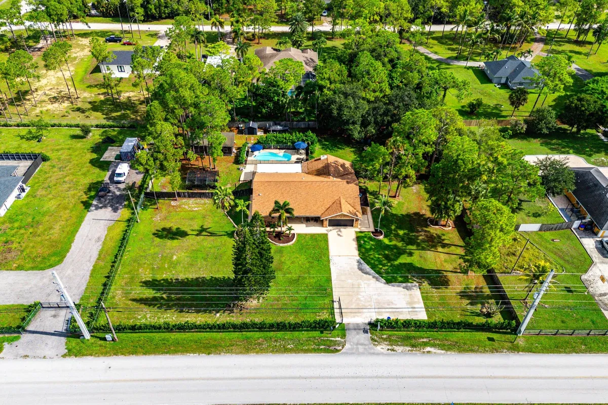 Residence photo 43