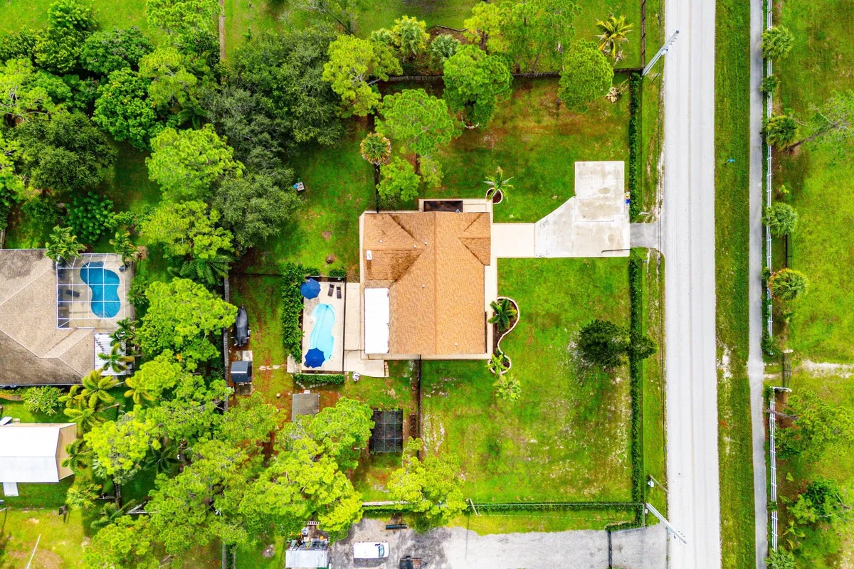 Residence photo 49