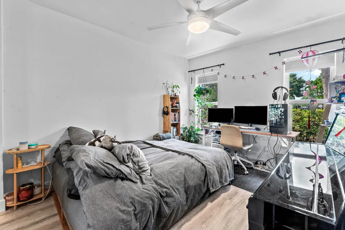Residence photo 16