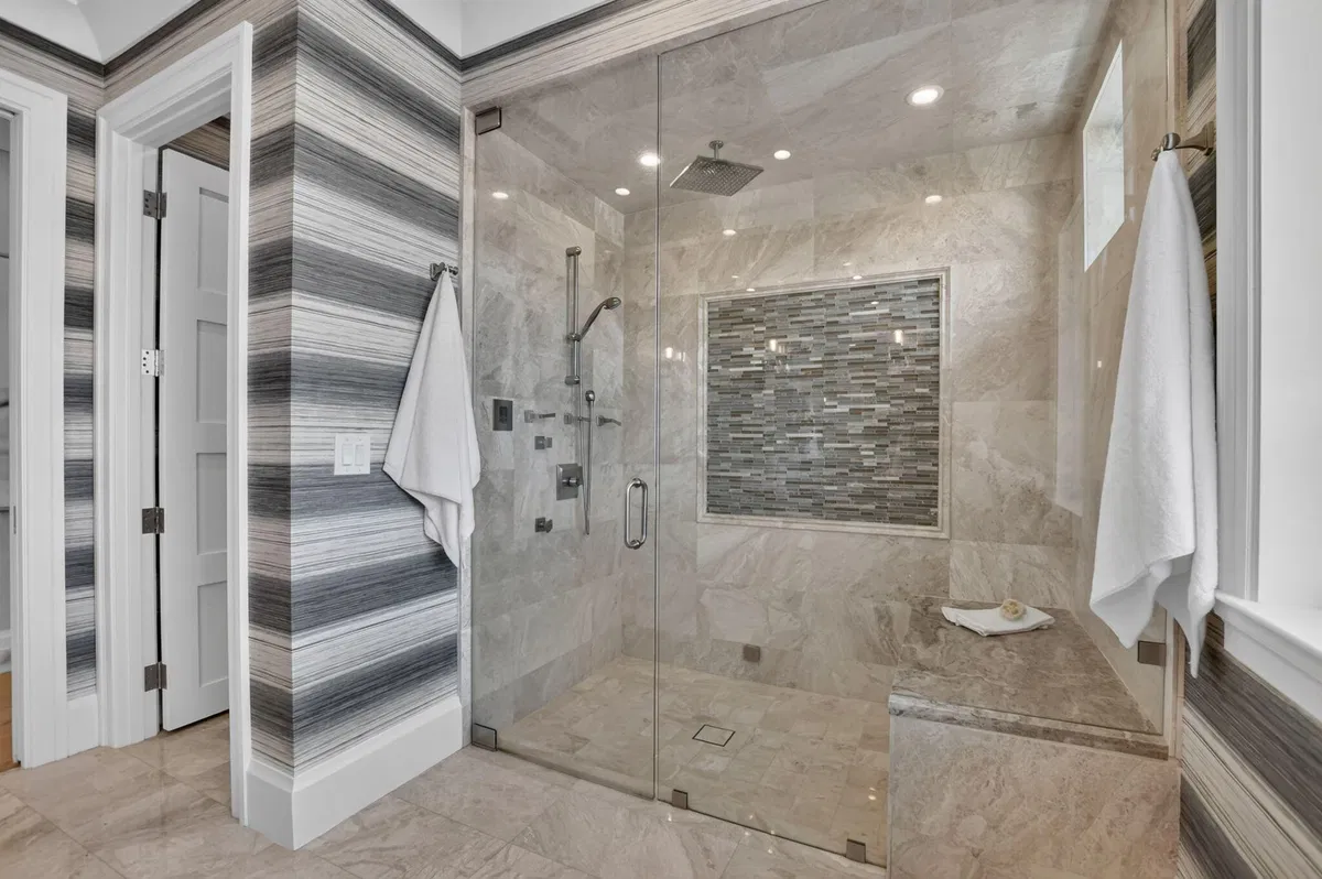  Residence photo 34