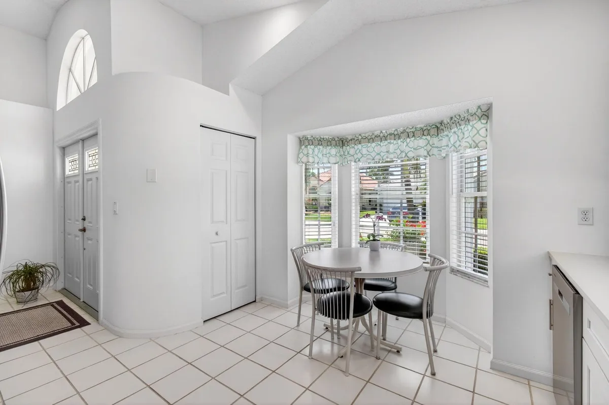  Residence photo 7