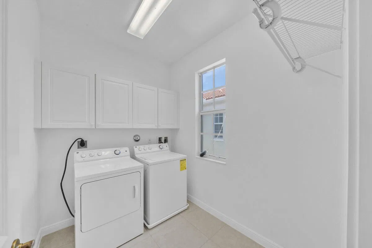 Residence photo 43