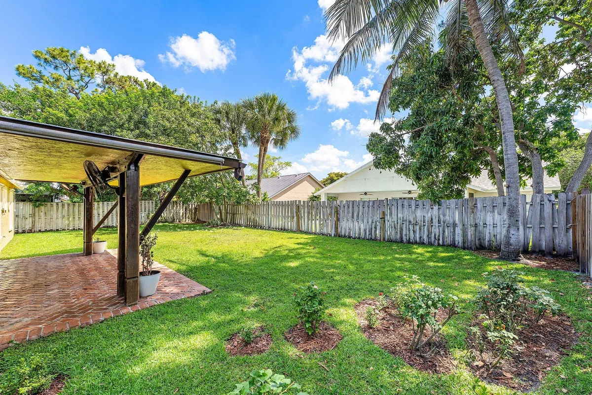 Residence photo 43
