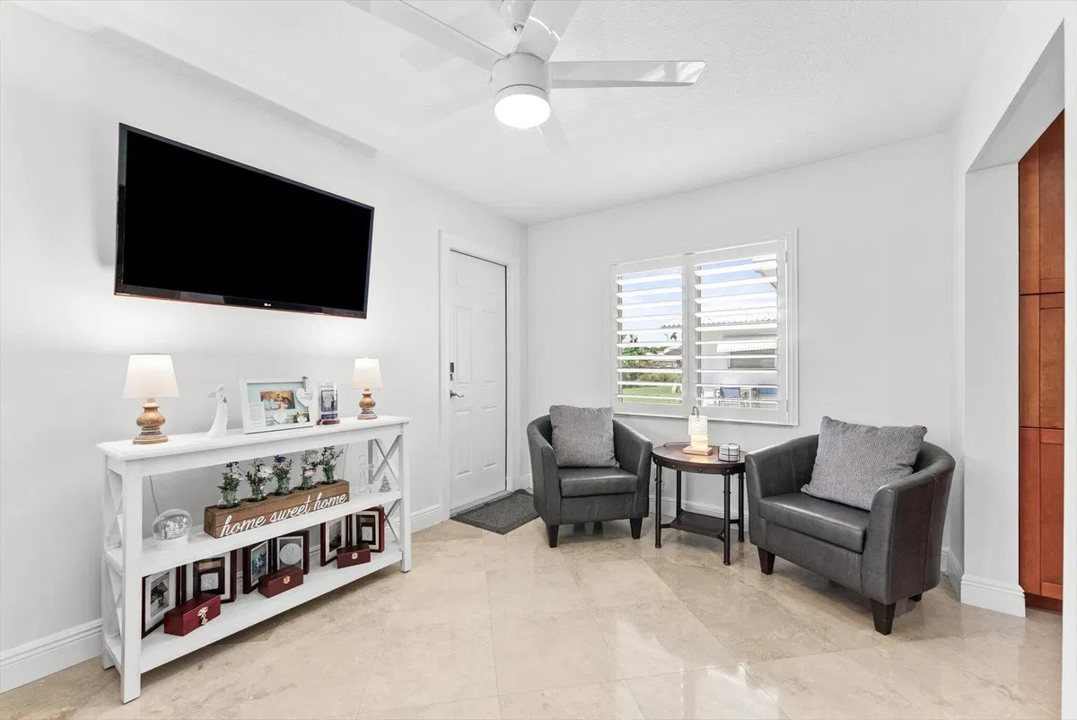 Residence photo 16