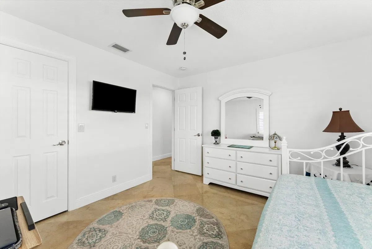 Residence photo 22