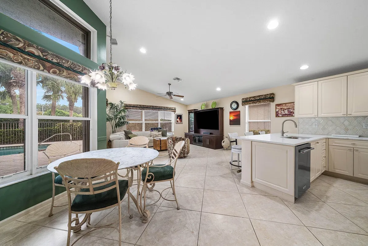  Residence photo 10